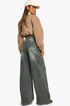 Le jean à jambes larges