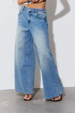 Le Jean Petite Taille Moyenne Jambe Large