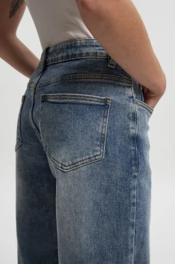 boohoo Le jean pour petites à taille mi-haute et jambes larges<Femme Denim|Jeans