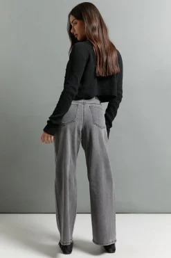 boohoo Le jean à taille haute et à jambe droite pour petites<Femme Denim|Jeans