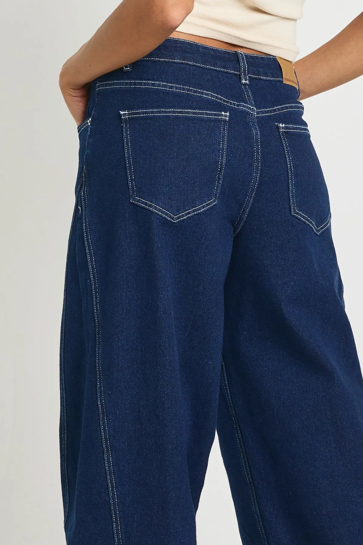 boohoo Le Jean Taille Mi-Haute Coupe Barrel<Femme Denim|Jeans