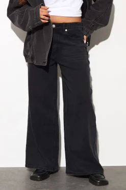 Le Jean à taille mi-petite et jambes larges