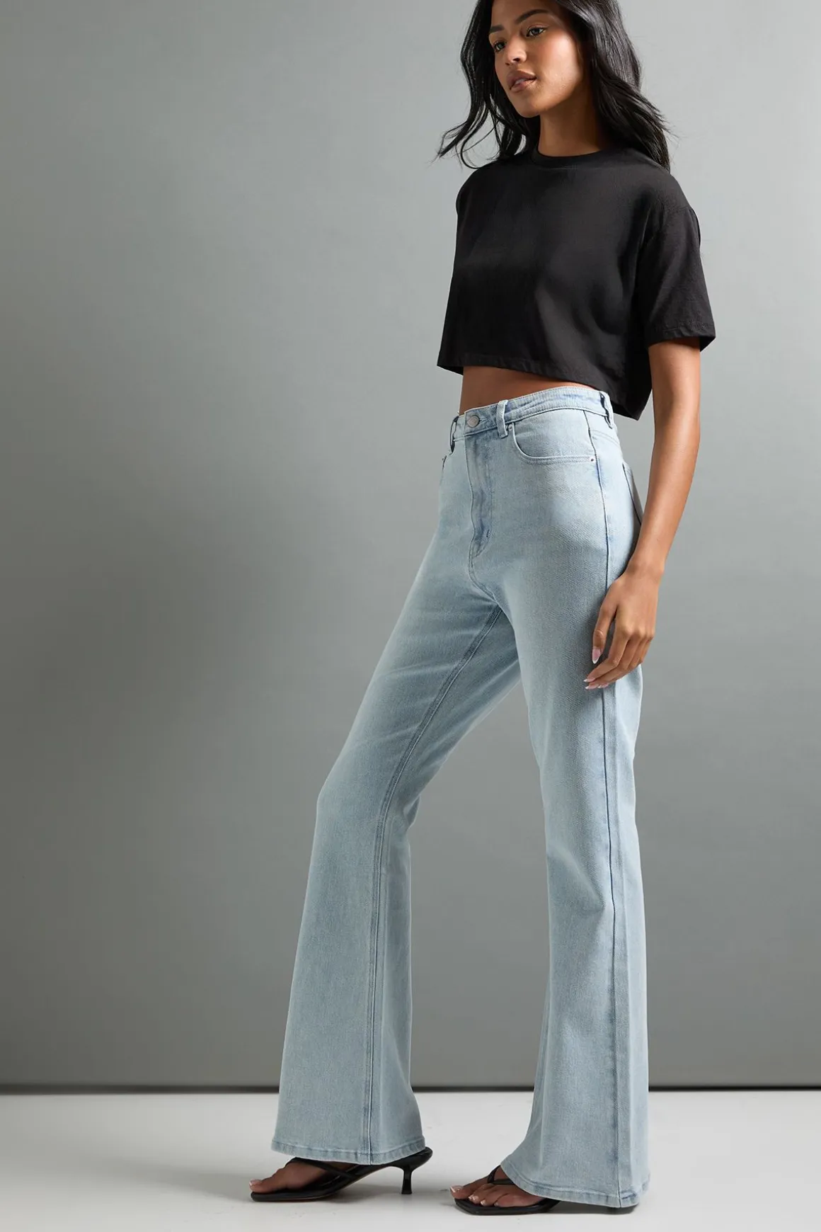 Le Jean Évasé Taille Haute Pour Grandes Tailles