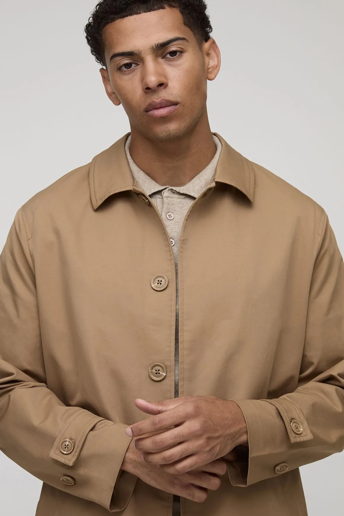 Mac à col boutonné, coupe régulière, mi-long