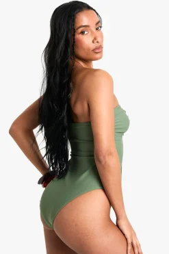 Maillot de bain avec garniture en résine