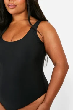 Maillot de bain à contrôle du ventre, col scoop pour tailles plus