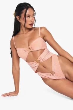 Maillot de bain à découpes scintillantes