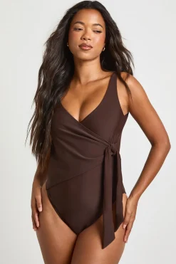 boohoo Maillot De Bain À Détail Drapé Avec Contrôle Du Ventre<Femme Looks Chocolat|Tenues De Plage