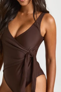 boohoo Maillot De Bain À Détail Drapé Avec Contrôle Du Ventre<Femme Looks Chocolat|Tenues De Plage