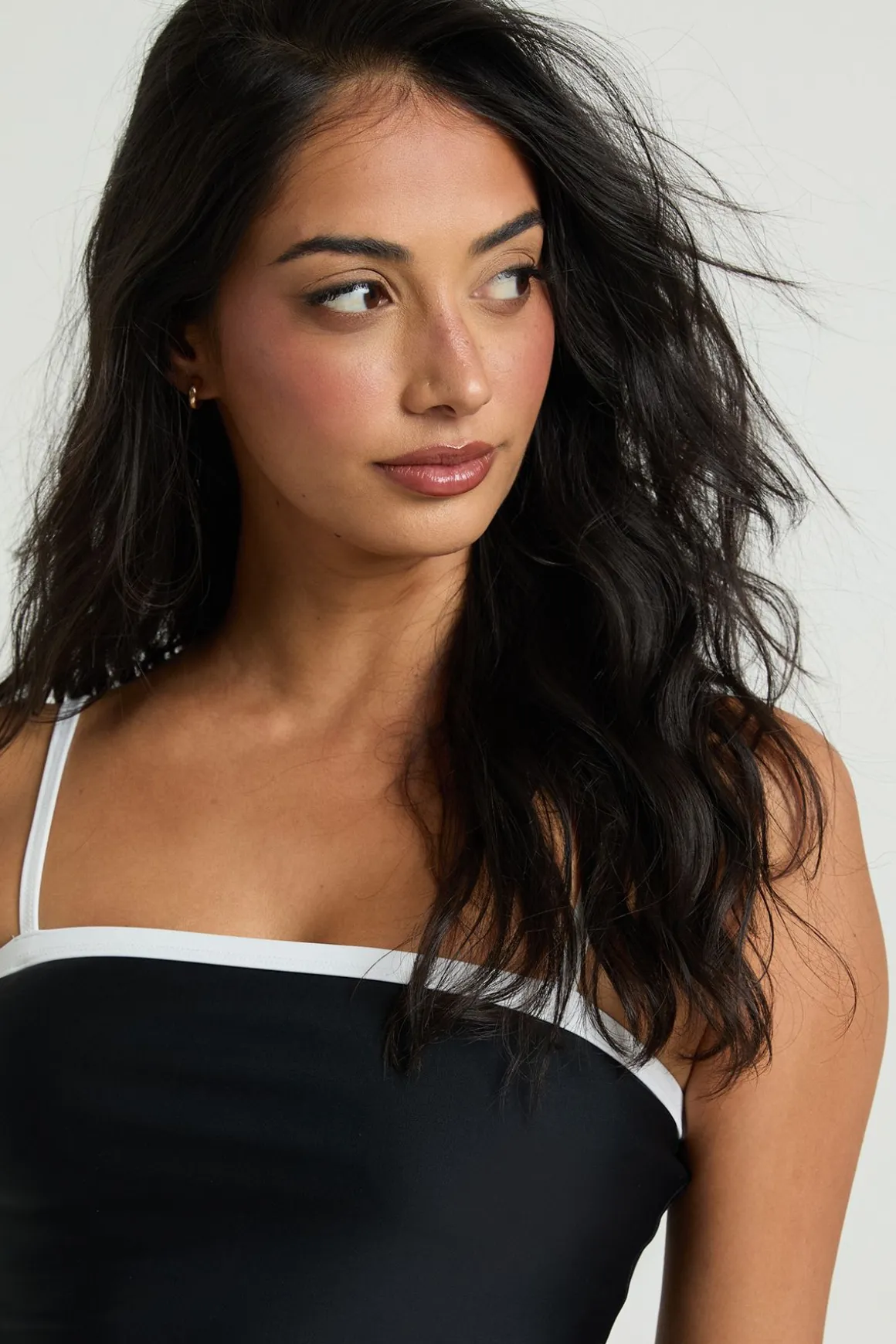 Maillot De Bain Encolure Carrée Avec Contrôle Du Ventre Et Détails Contrastés