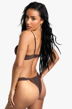 boohoo Maillot de bain essentiel à armatures, haut de bikini<Femme Looks Chocolat|Tenues De Plage