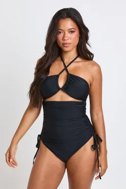 Maillot De Bain Froncé Avec Découpes