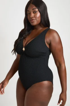 boohoo Maillot De Bain Grande Taille À Décolleté Plongeant Avec Détail Coquillage Et Tissu Froissé<Femme Maillots De Bain|Tenues De Plage