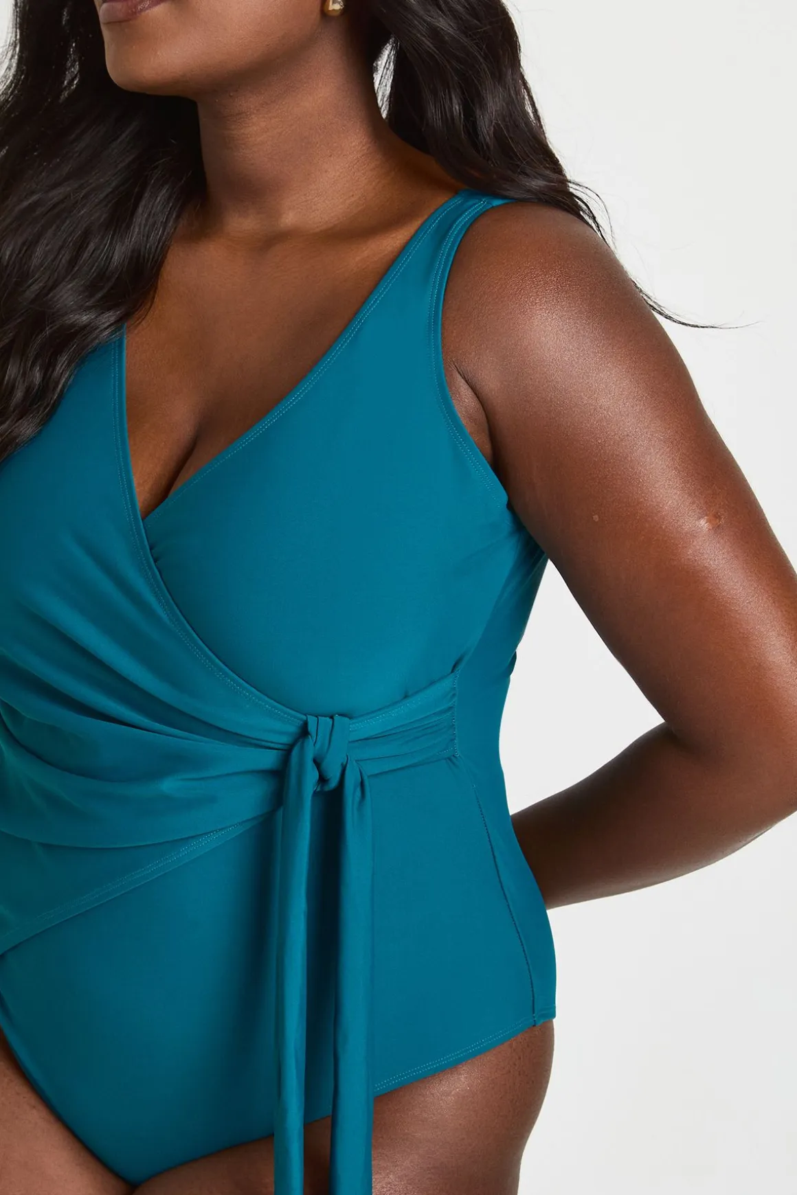 Maillot De Bain Grande Taille Avec Détail Cache-cœur Et Contrôle Du Ventre