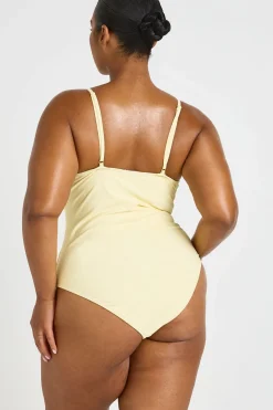 boohoo Maillot De Bain Grande Taille À Encolure Arrondie Avec Détails Ornementaux<Femme Maillots De Bain|Tenues De Plage