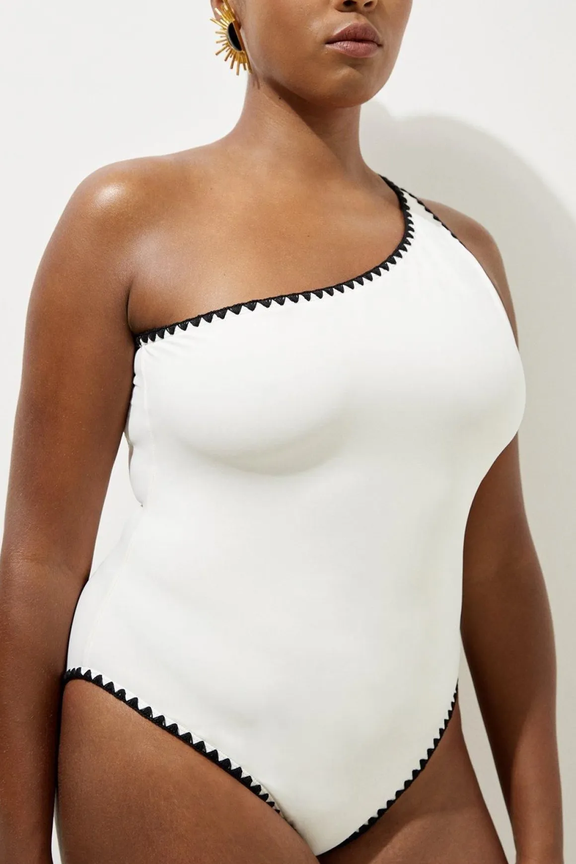 Maillot de bain grande taille à couture contrastante et à une épaule