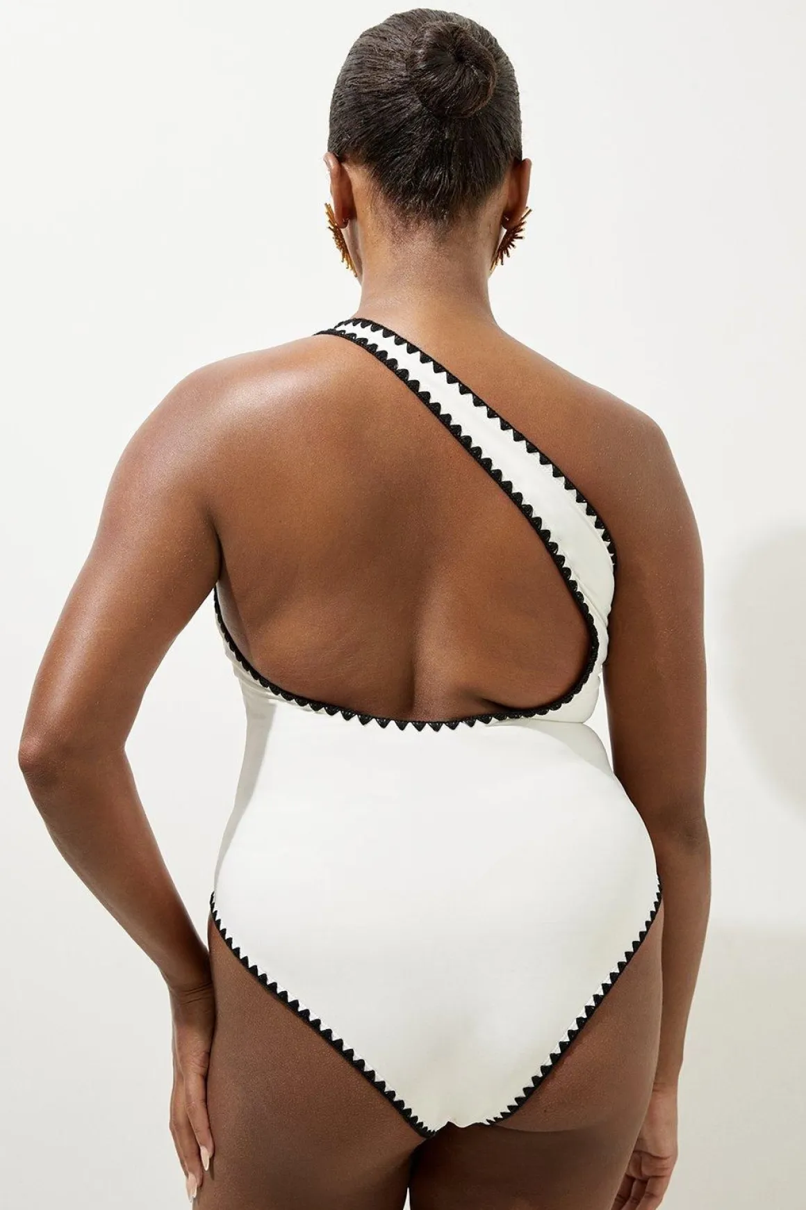 Maillot de bain grande taille à couture contrastante et à une épaule