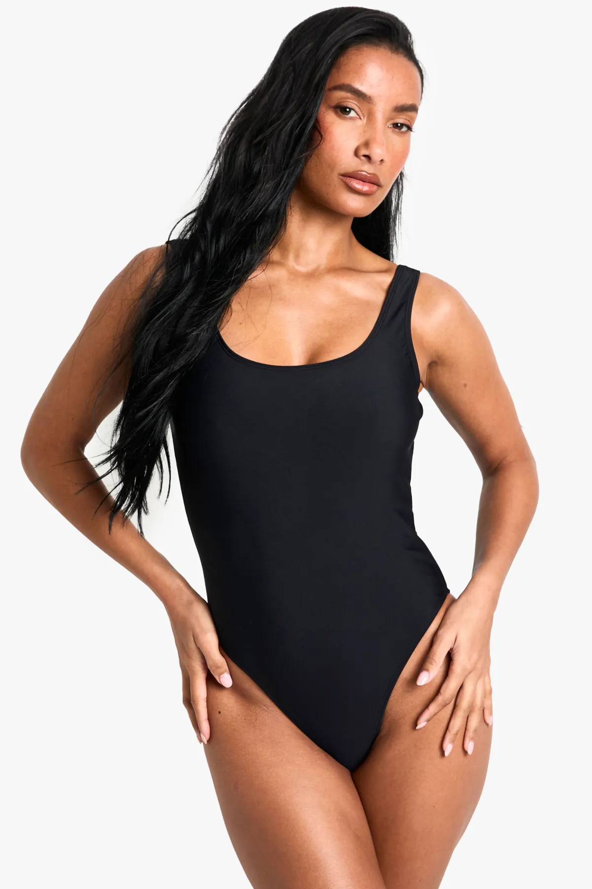 boohoo Maillot de bain Petite Swimwear Essentials à encolure carrée<Femme Maillots De Bain|Tenues De Plage