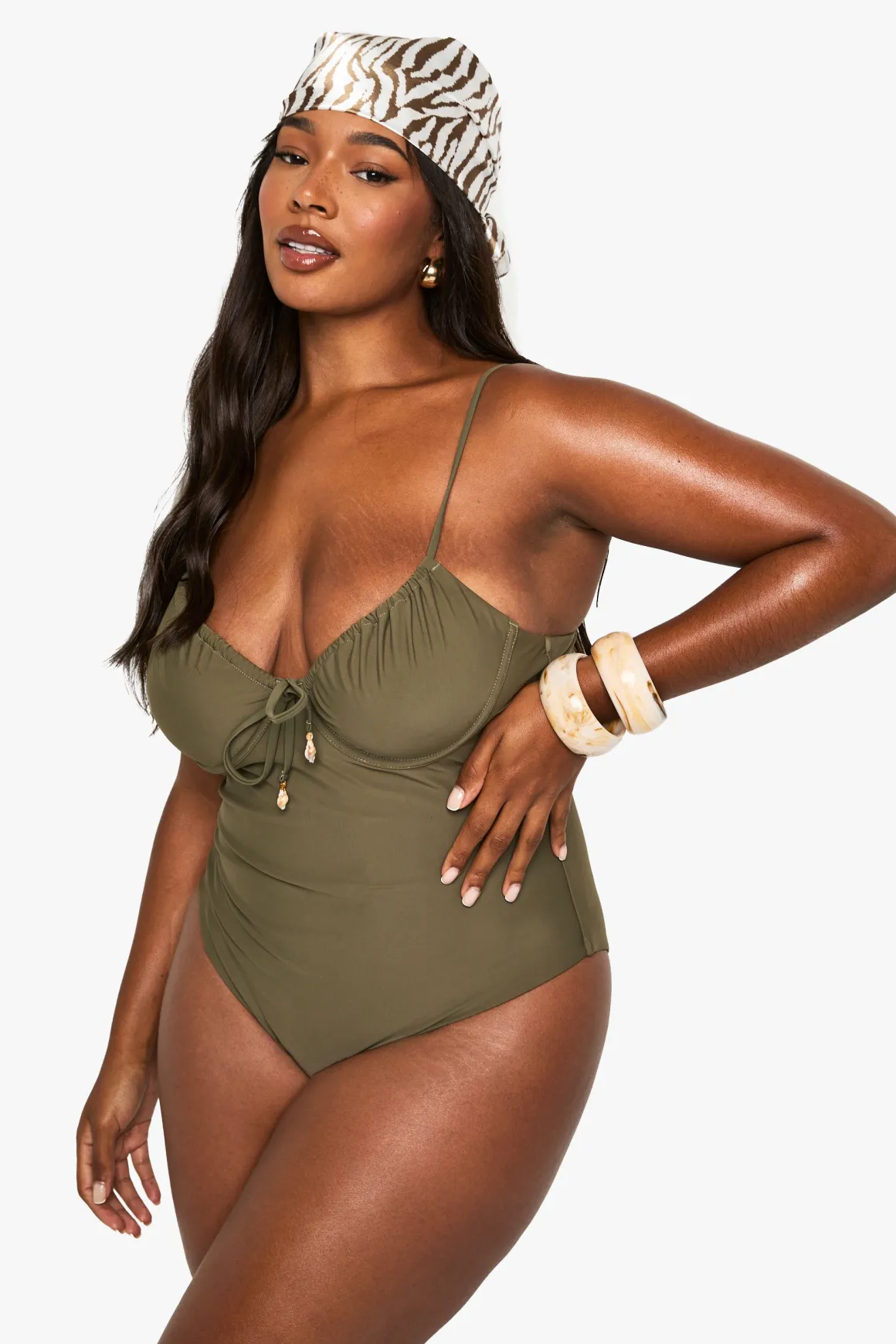 Maillot de bain sous armatures à bonnets ruched avec garniture en coquille