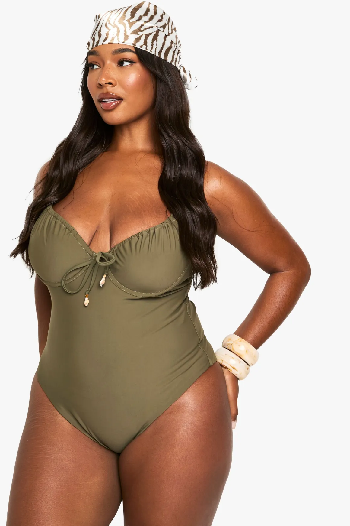 Maillot de bain sous armatures à bonnets ruched avec garniture en coquille