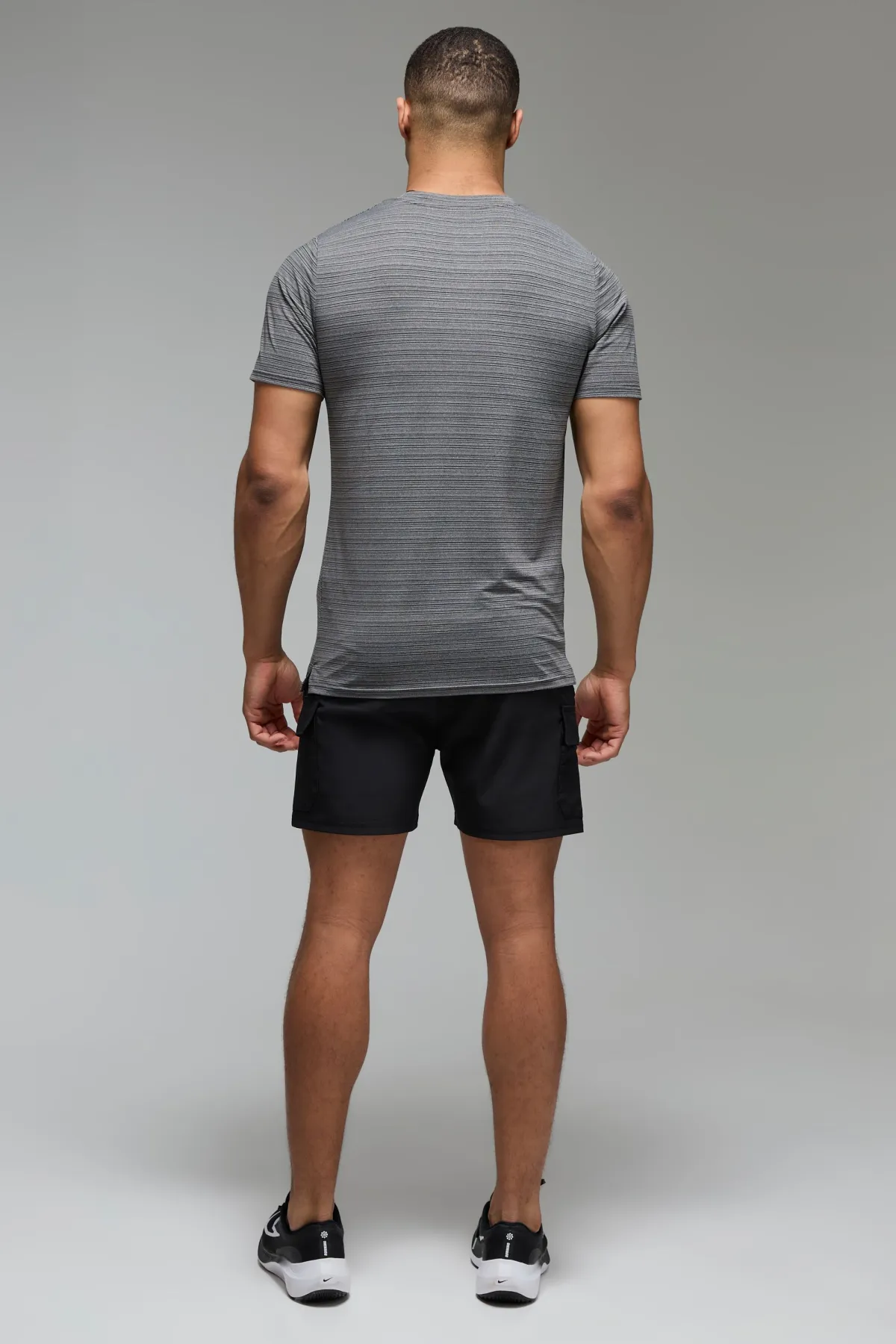boohooMAN Man Active Engineered Performance Regular Fit T-shirt<Homme Tout Afficher|Tout Afficher Activewear