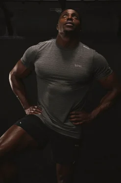 boohooMAN Man Active Engineered Performance Regular Fit T-shirt<Homme Tout Afficher|Tout Afficher Activewear