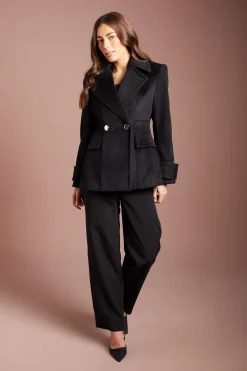 Manteau Bleu Marine À Col Large Avec Détails Boutonnés