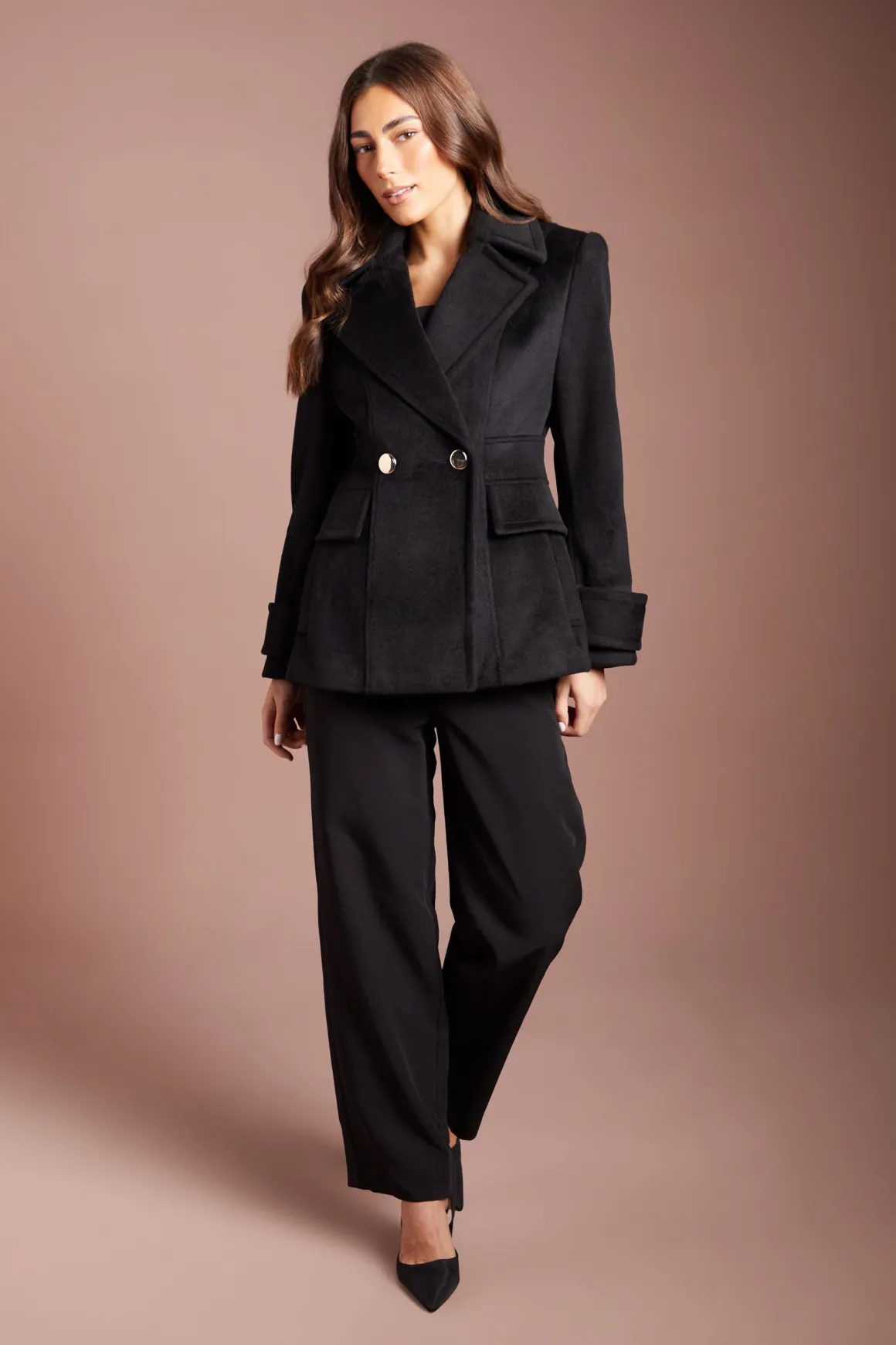 Manteau Bleu Marine À Col Large Avec Détails Boutonnés