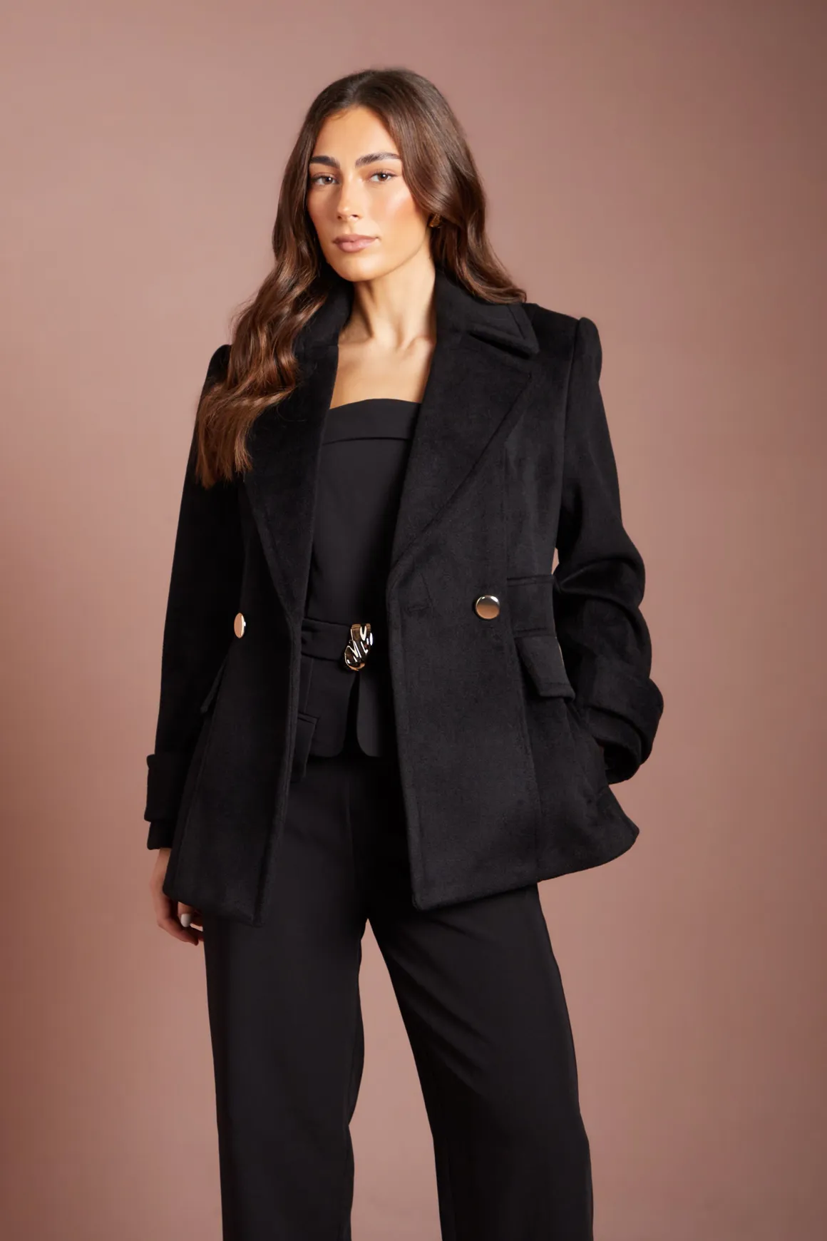 Manteau Bleu Marine À Col Large Avec Détails Boutonnés