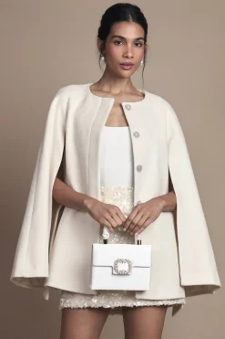 Manteau Cape Court Blanc Ceinturé pour Occasions Spéciales