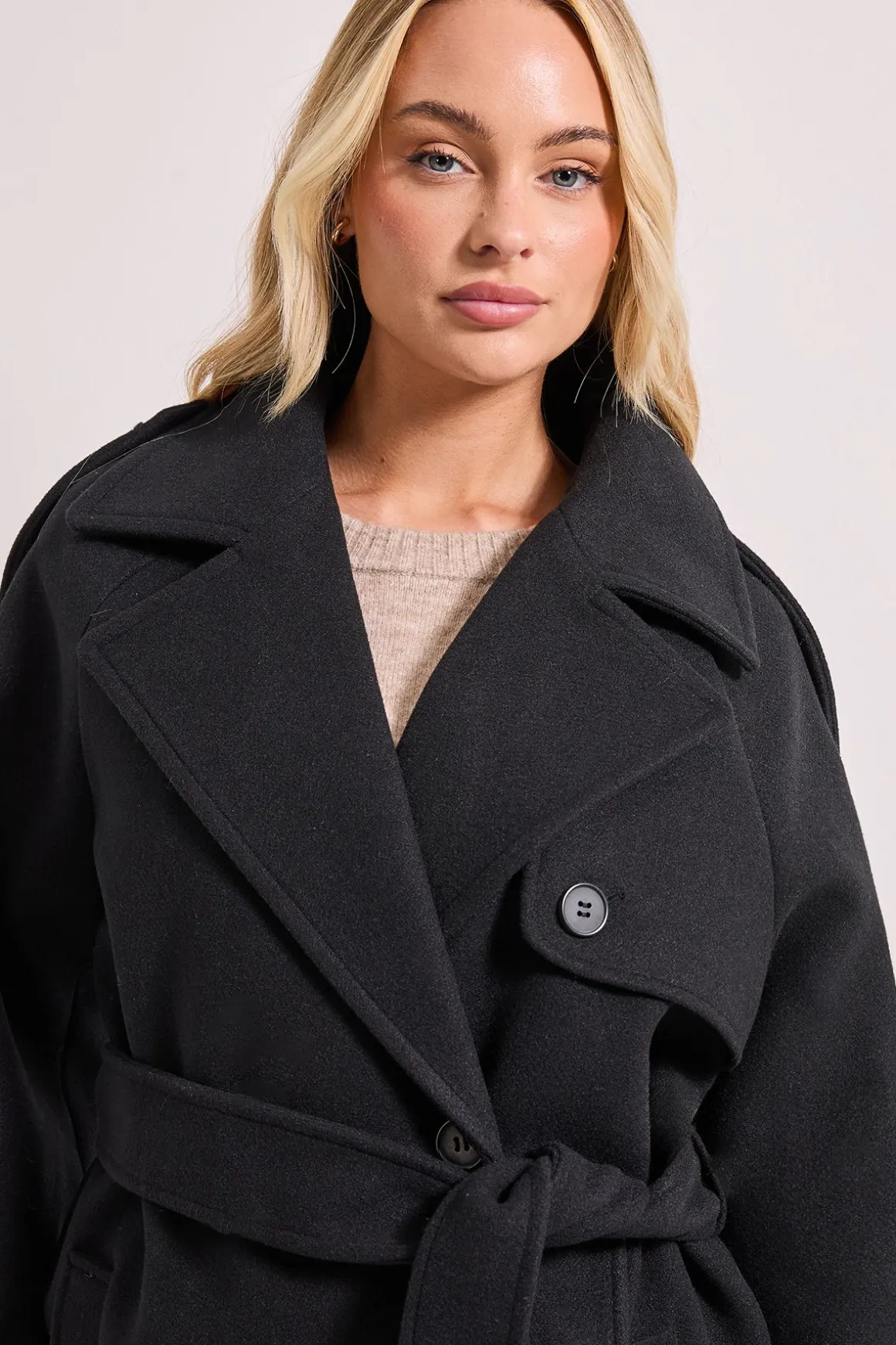 Manteau Ceinturé à Détails Patte