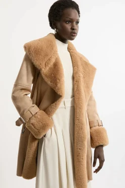 Manteau Court Ceinturé avec Col et Poignets en synthétique