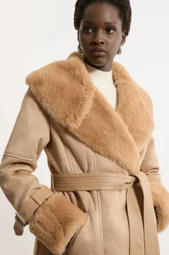 Manteau Court Ceinturé avec Col et Poignets en synthétique