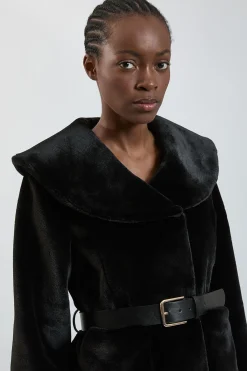 Manteau Court Ceinturé À Col Surdimensionné En Synthétique