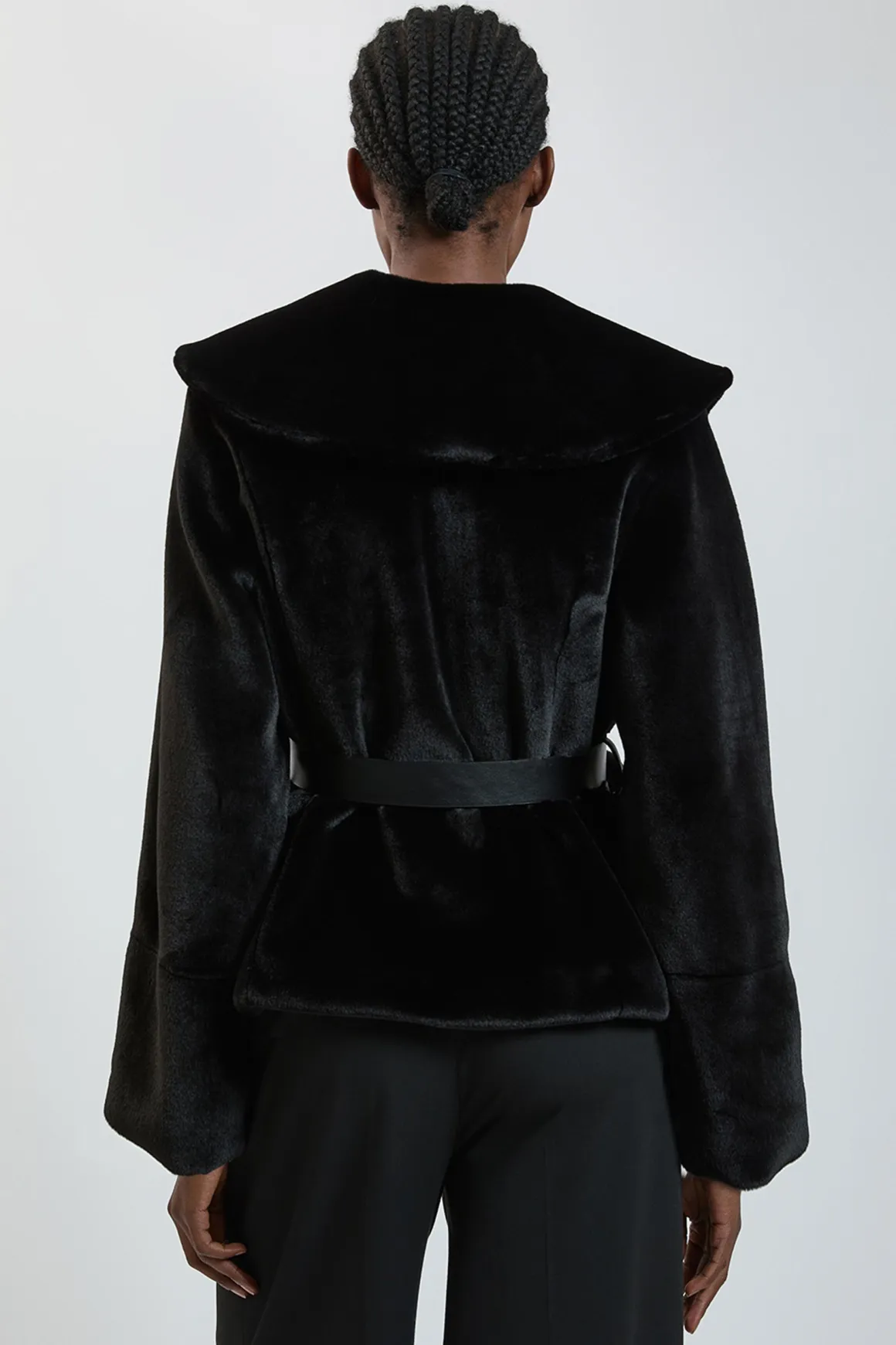 Manteau Court Ceinturé À Col Surdimensionné En Synthétique