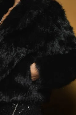 Manteau Court en synthétique Noire de Cérémonie