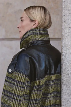Manteau Court En Tweed De Laine Et Synthétiquecuir