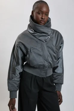 Manteau Court Matelassé À Col Croisé Drapé