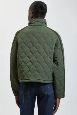 Manteau Court Matelassé À Détails Liserés Contrastants