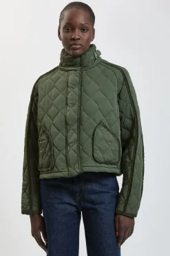 Manteau Court Matelassé À Détails Liserés Contrastants