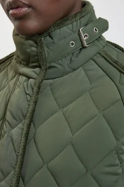 Manteau Court Matelassé À Détails Liserés Contrastants
