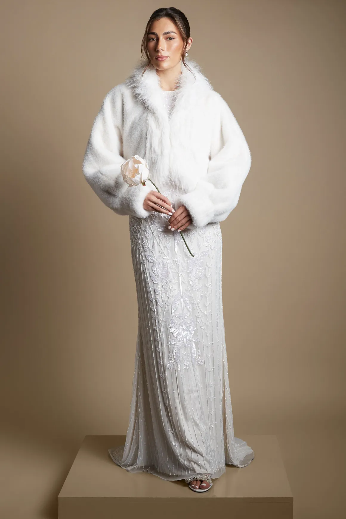 Manteau De Mariée Long À Col En Synthétique Statement
