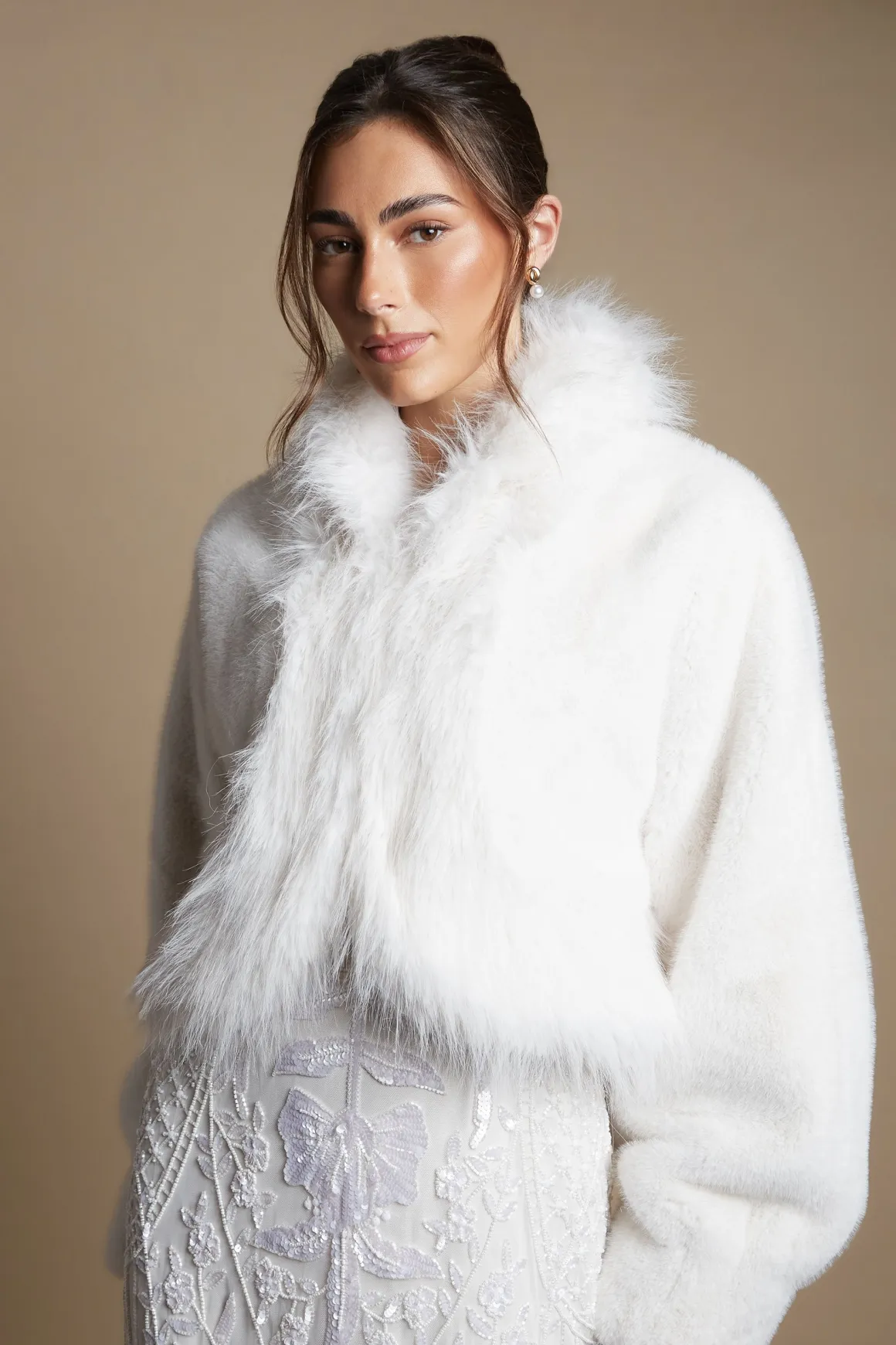Manteau De Mariée Long À Col En Synthétique Statement