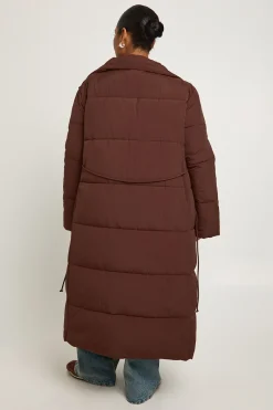 boohoo Manteau doudoune à ceinture nouée Plus<Femme Doudounes|Vestes & Manteaux