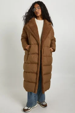 boohoo Manteau doudoune orné de détails teddy avec mitaines assorties<Femme Doudounes|Vestes & Manteaux