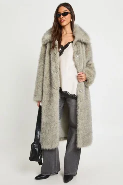 Manteau en fourrure midaxi à col boutonné