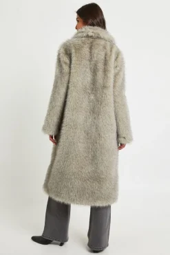 Manteau en fourrure midaxi à col boutonné