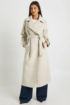 Manteau en mélange de laine avec ceinture