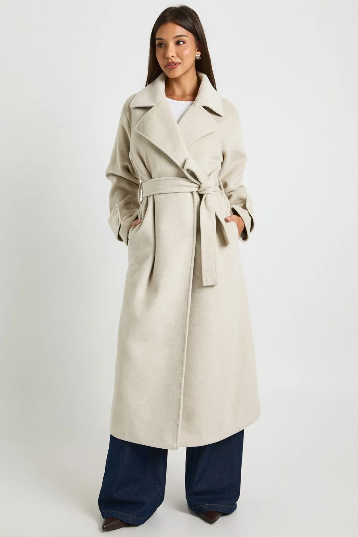 Manteau en mélange de laine avec ceinture