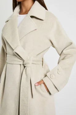 Manteau en mélange de laine avec ceinture